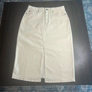 Elegant Cream Denim Skirt